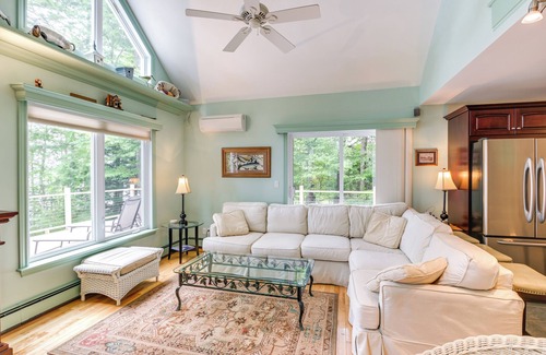 Ellsworth Casa | Coastal Branch Lake House w/ Dock & Game Room