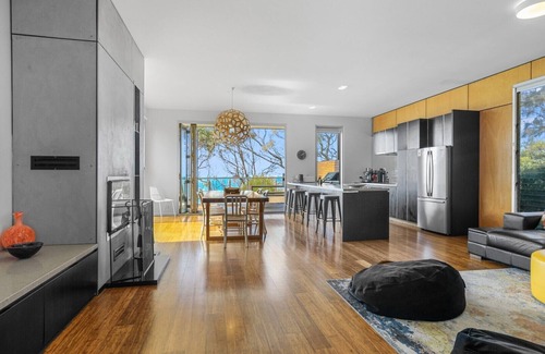 Wye River Casa | Coastal Break - comedor al aire libre con hermosas vistas al mar