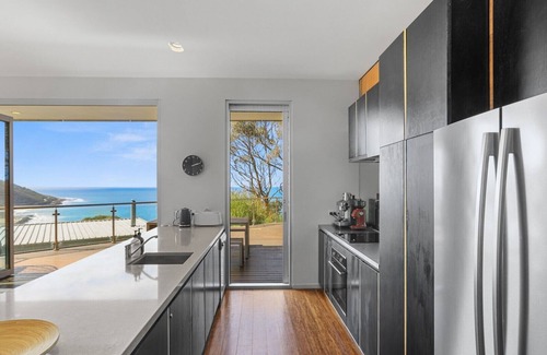 Wye River Casa | Coastal Break - comedor al aire libre con hermosas vistas al mar