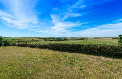St Ishmaels Casa | Coastal Bungalow Near Marloes with Log Burner and Garden