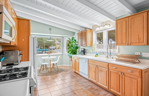 West Mesa Casa | Coastal bungalow with fenced yard & private outdoor living - 2 blocks from beach
