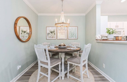 Seaside Farms Apartamento | Coastal Calm Retreat: 2br/2ba Mount Pleasant Condo
