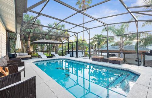 Palm Harbor Casa | Coastal Canal Front Retreat with Pool & Hot Tub