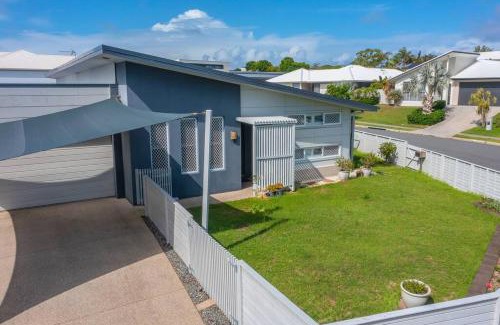 Casuarina Casa | Coastal Casuarina Bliss