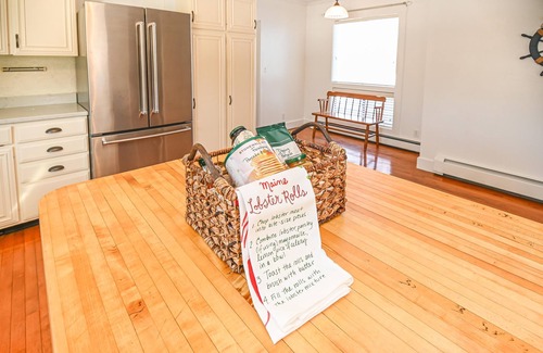 York Harbor Casa | Coastal Charm Awaits: Your Perfect Seaside Getaway - Walk to York Harbor Beach!