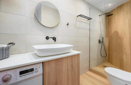 Pasalimani Apartamento | Coastal Charm Elegant 1BR at Marina Zea Piraeus