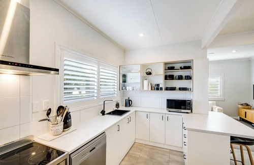 Napier Casa | Coastal Charm - Napier Holiday Home