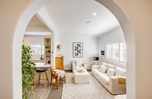 Napier Casa | Coastal Charm - Napier Holiday Home