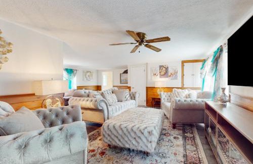 Centerville Casa | Coastal Charm on the Cape