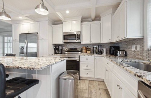 Palm Harbor Estates Casa | Coastal Charm: Seaside Hideaway by RedAwning