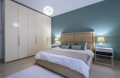 Għadira Cama Y Desayuno | Coastal Charm Vacation Stay
