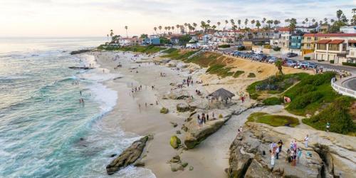 Beach Barber Tract Casa | Coastal Chic at Windansea