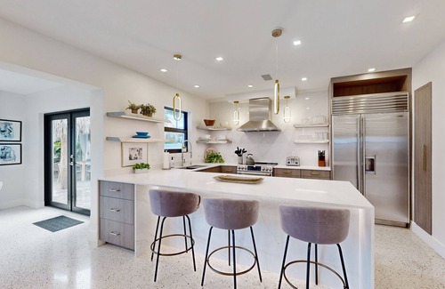 North Corals Casa | Coastal Chic Escape: Modern Oasis in Oakland Park
