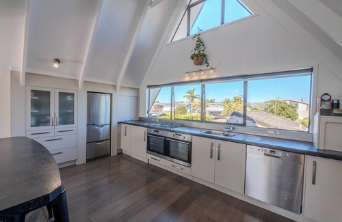 Papamoa Beach Casa | Coastal Chic - Papamoa Beach Holiday Home
