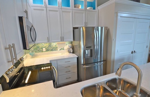 Cedar Key Apartamento | Coastal Chic with Premium Internet at Studio 589!