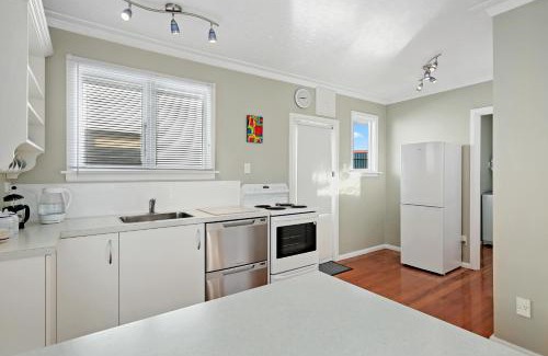 New Brighton Casa | Coastal City Retreat - New Brighton Accommodation