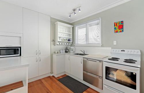 New Brighton Casa | Coastal City Retreat - New Brighton Accommodation