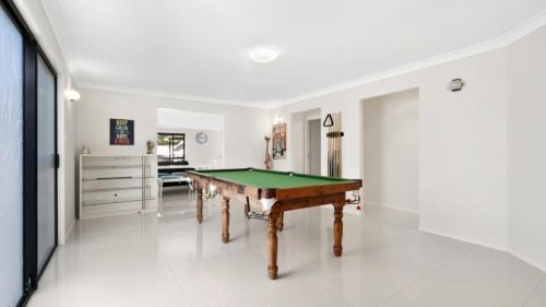Woorim Casa | Coastal Clan & Canine Cottage