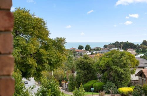 Hallett Cove Casa | Coastal Comfort 4BR Vacation Home in Hallett Cove