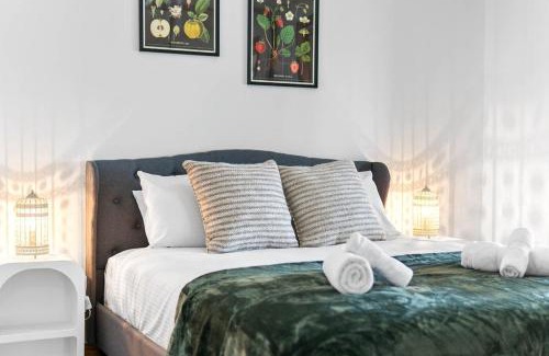 Hallett Cove Casa | Coastal Comfort 4BR Vacation Home in Hallett Cove