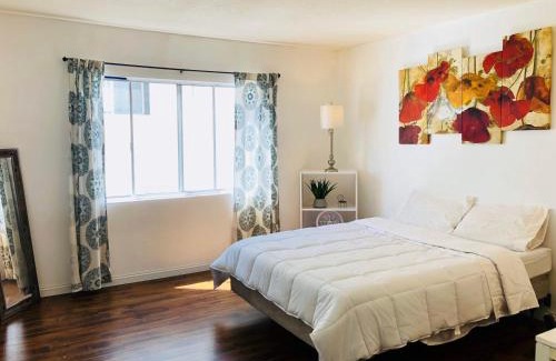 Mid-City Casa | Coastal Comfort Homestay in Santa Monica