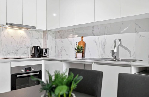 Rockingham Apartamento | Coastal Comfort in Rockingham 2BR Apartment