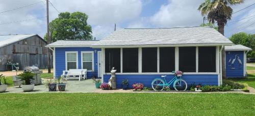 Palacios Casa | Coastal Cottage Bay House