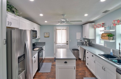 River District Casa | 🏖☀️Coastal Cottage minutes from Anna Maria Island & IMG🌅🏝