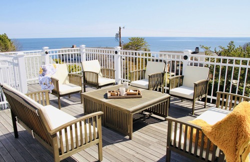 Cape Neddick Casa | Coastal Cottage w/ Roof Deck Ocean Views - York, ME 4 Beds, 3 Baths, Sleeps 9