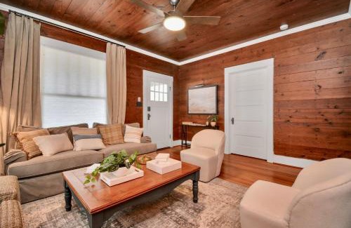 Galveston Casa | Coastal Craftsman- Walk to Beach & Pleasure Pier- As seen on 'Restoring Galveston'