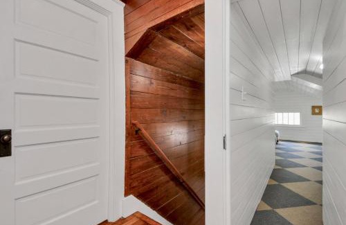 Galveston Casa | Coastal Craftsman- Walk to Beach & Pleasure Pier- As seen on 'Restoring Galveston'