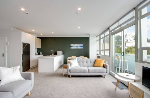 Bluff Hill Casa | Coastal Crib - Napier Holiday Apartment