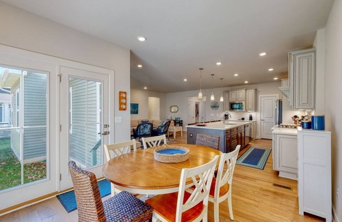 Lewes Casa | COASTAL DAYDREAMS- 6BD, 4BA - Sleeps 14 - World-class amenities!