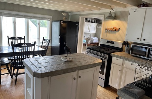 Chincoteague Cabaña | Coastal Daze Cottage on Famous Chincoteague Island! Come see the wild ponies!