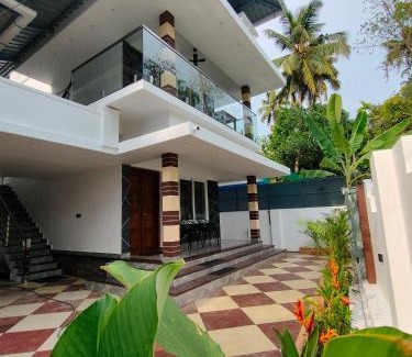 Kuzhuppilly Casa | Coastal Den Homestay