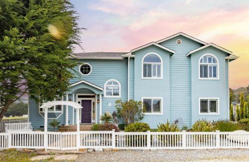 El Granada Casa | Coastal Dream - 2 Blocks to ocean, steps to beach, hot tub, coastal trail, BBQ