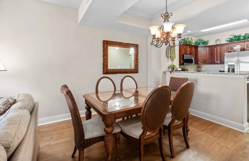Windy Hill Condominio | Coastal Elegance 2BR Condo Jetted Tub and Balcony