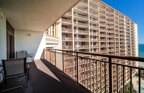 Windy Hill Condominio | Coastal Elegance 2BR Condo Jetted Tub and Balcony