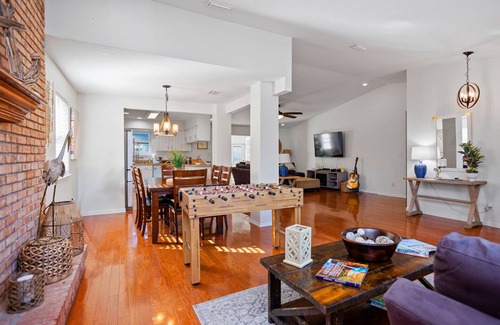 Fort Walton Beach Casa | Coastal Escape: Heated Pool, Hot Tub, Grill!