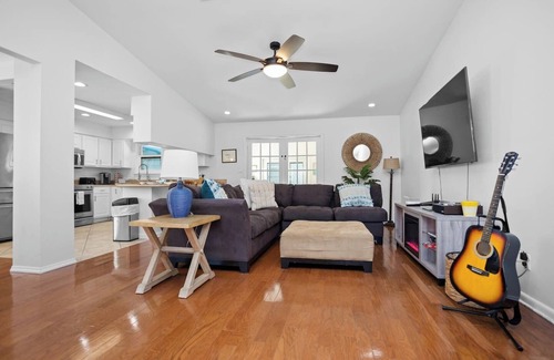Fort Walton Beach Casa | Coastal Escape: Heated Pool, Hot Tub, Grill!