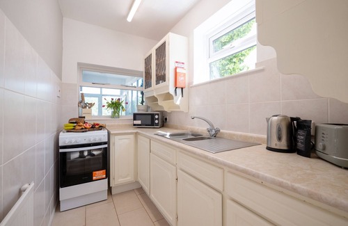 Dartmouth Casa | Coastal Escape: River Views, Terrace & Parking