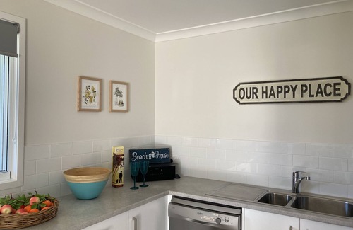 Tuross Head Casa | COASTAL ESCAPE @ TUROSS ..... modern, fresh, stylish cottage, close to lakes.
