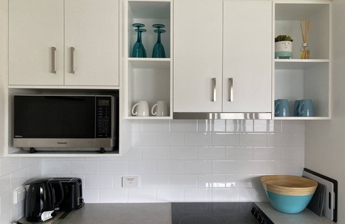Tuross Head Casa | COASTAL ESCAPE @ TUROSS ..... modern, fresh, stylish cottage, close to lakes.