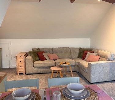 Breeogue Apartamento | Coastal Escape with Ocean and mountain views