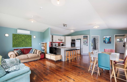 Waitarere Beach Casa | Coastal Family Escape - Waitarere Beach Retreat