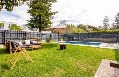 Cottesloe Casa | Coastal Family Getaway - Cottesloe Pool Retreat