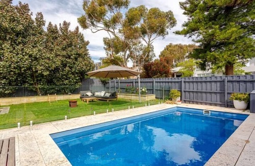 Cottesloe Casa | Coastal Family Getaway - Cottesloe Pool Retreat