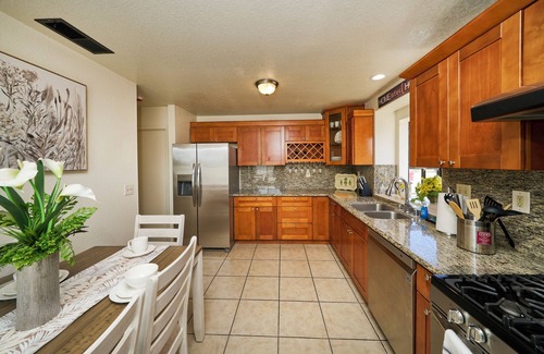 Salinas Casa | Coastal Gateway House-Family Retreat Near Monterey
