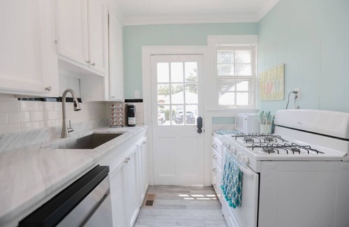 Cottage Line Cabaña | Coastal Getaway At Ocean View Beach