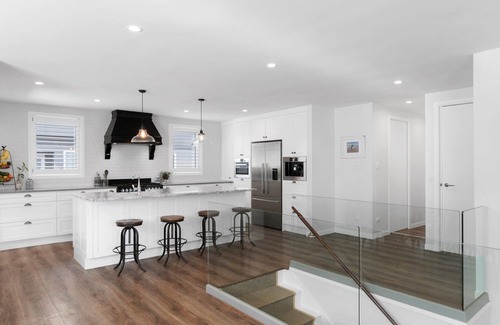 Mount Maunganui Casa | Coastal Getaway with Pool - Central Mount Maunganui, Spacious 5 Bedroom Home